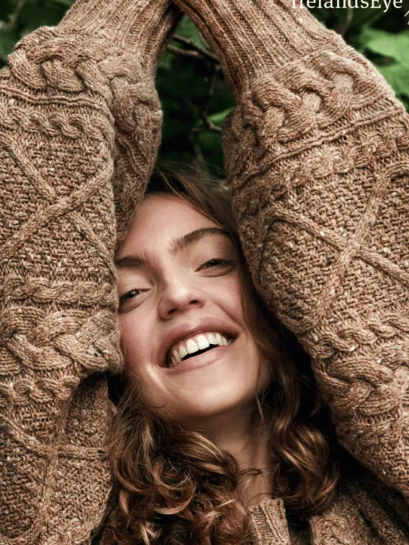 Best Sweater Shop Cable Knit Cropped Crew Neck Sweater Biscuit