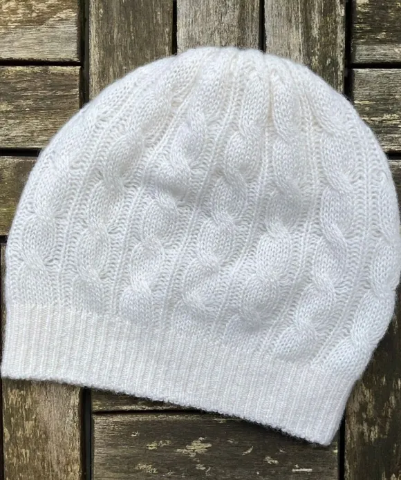 Best Sweater Shop Cashmere Cable Knit Beanie Cream